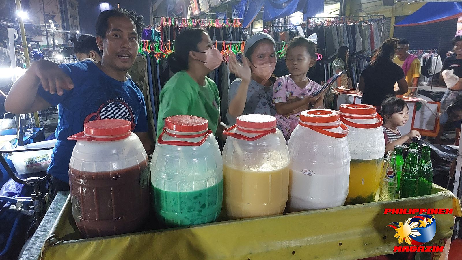 SIGHTS OF CAGAYAN DE ORO CITY & NORTHERN MINDANAO - Mobile Refreshment Vendors at the Night Market  Photo by Sir Dieter Sokoll, KOR