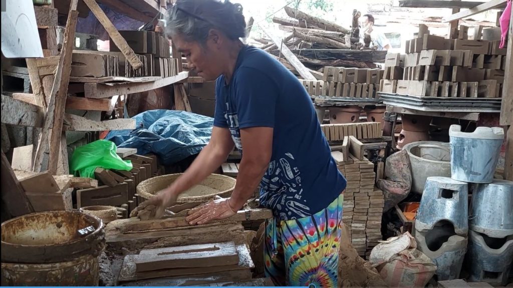 SIGHTS OF CAGAYAN DE ORO CITY & NORTHERN MINDANAO - PHOTO REPORT: With the Clay Brickmakers