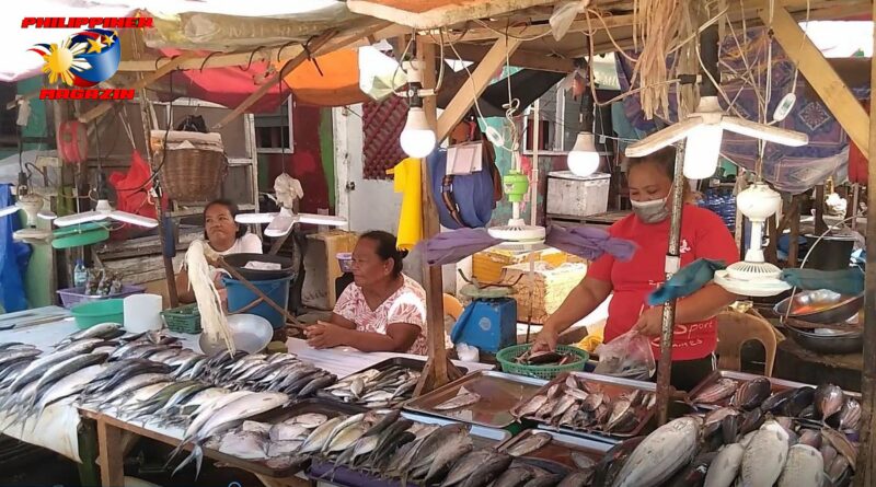 SIGHTS OF CAGAYAN DE ORO CITY & NORTHERN MINDANAO - IMAGE OF THE DAY - Fish Traders at the Market Photo by Sir Dieter Sokoll, KOR